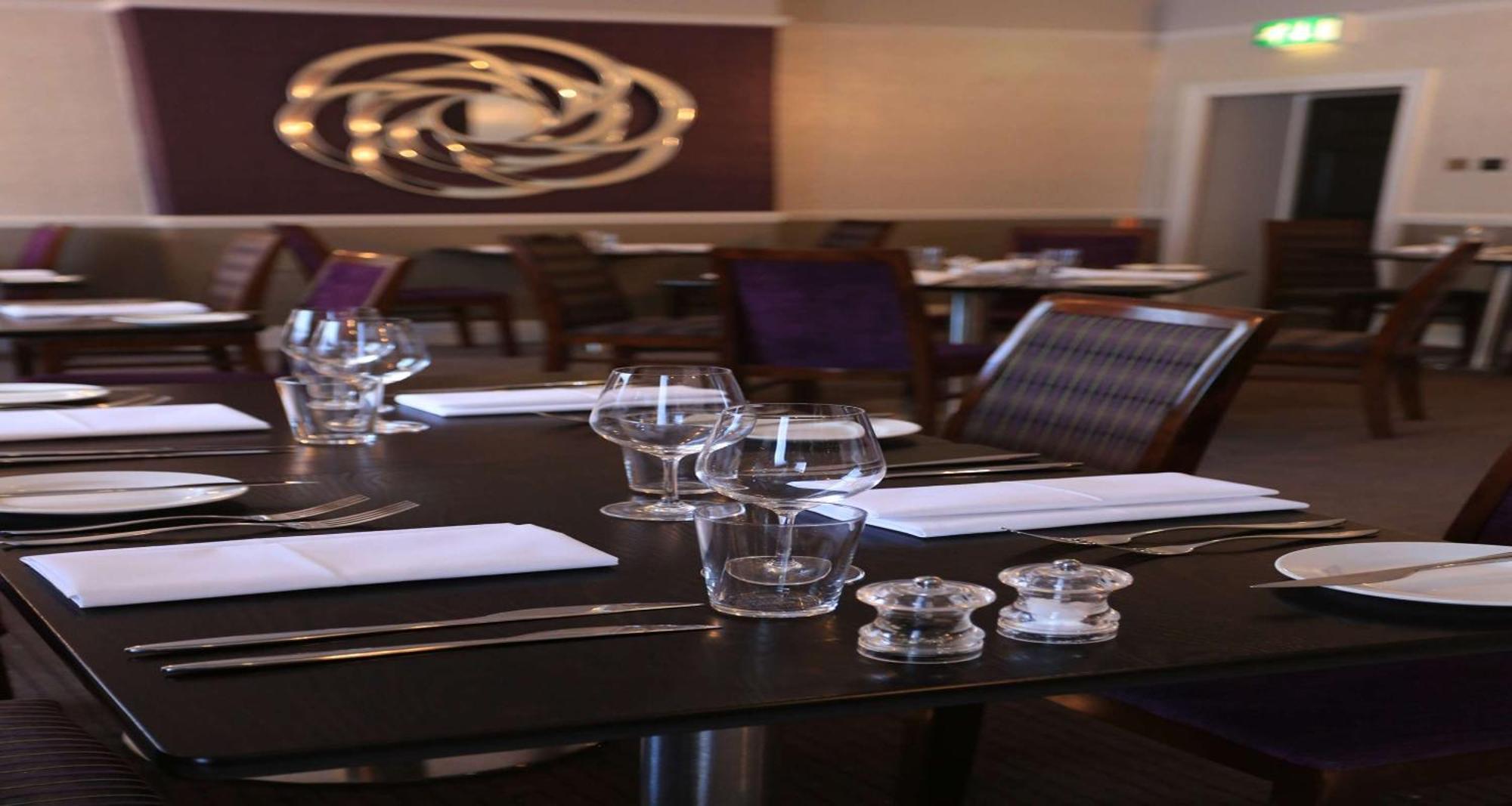 Western Hall Hotel 3*