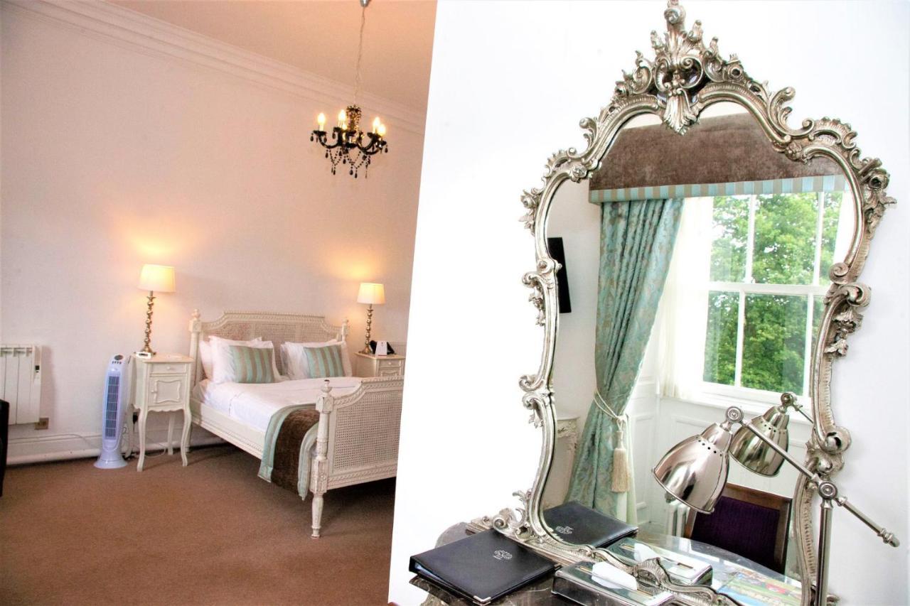 Western Hall Hotel 3*