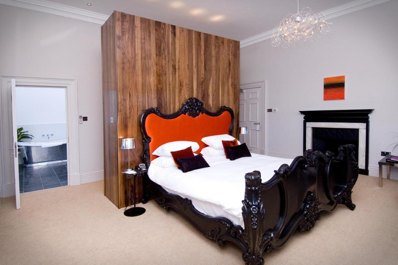 Hotel Western Hall 3*